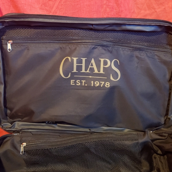 Black Chaps soft-shell rolling suitcase in perfect condition! - Picture 7 of 8